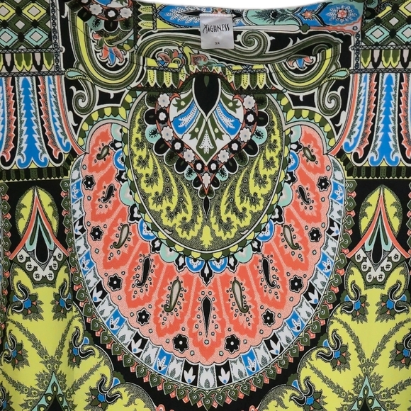 3X Tunic Top, Lightweight, Multicolor Paisley Motif - Easy Wear - Picture 5 of 6